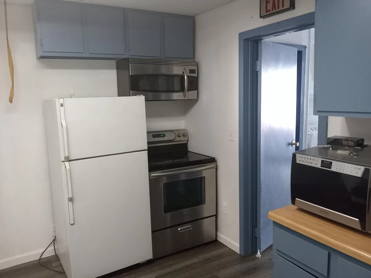 Building Photo - 405 W Centre St #1