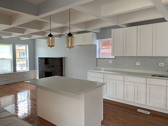 2nd image of 8443 S Oglesby Ave