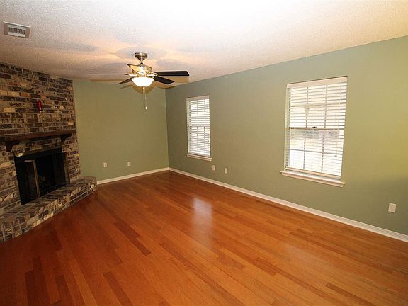 2nd image of 4631 Tradewinds Cir