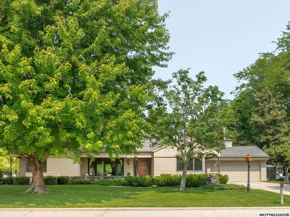 76 Brook Ter, Mason City, IA 50401