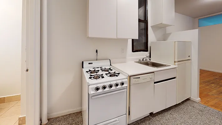 Rented by Bond New York | media 15