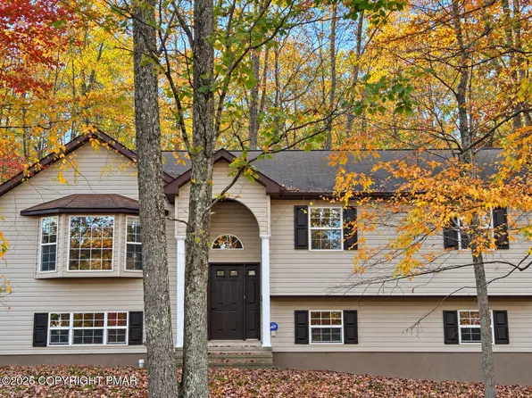1147 Hunters Woods Dr, East Stroudsburg, PA 18301
