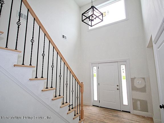 3rd image of 334 Bethel Ave