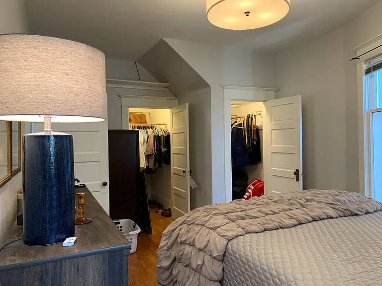 219 Howe St — Photo 10