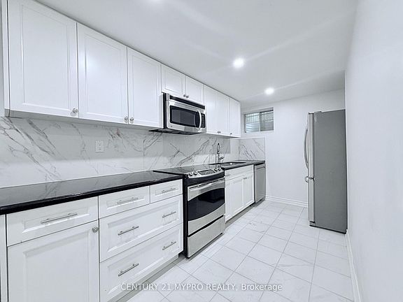 3rd image of 35 Forest Park Cres