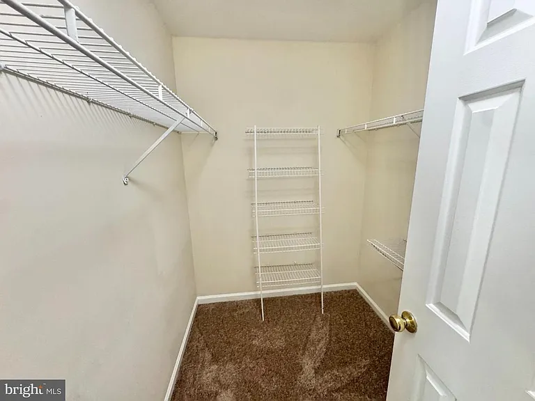 704 Stafford Glen Ct — Photo 5