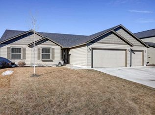 2641 NE 6th Dr, Redmond, OR 97756
