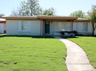 64 Vaughan Pl, San Antonio, TX 78201