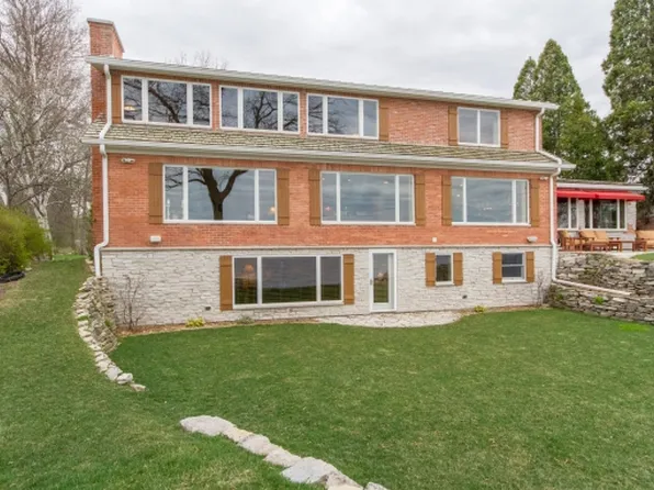 3800 Highland Shore Ln, Oshkosh, WI 54904