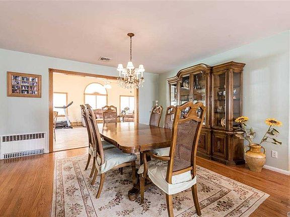 3rd image of 67 Bellevue Ave