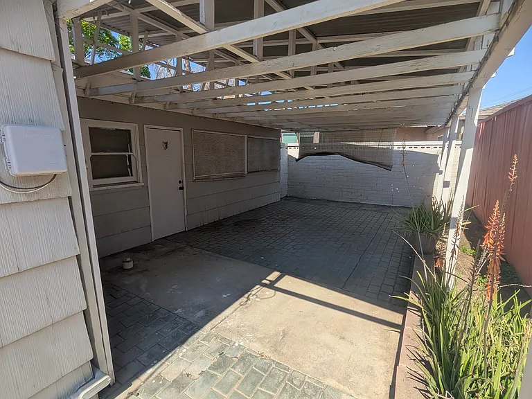 2401 Lomita Verde Dr — Photo 27
