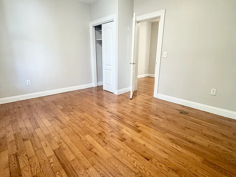 108 60th St #12 — Photo 5