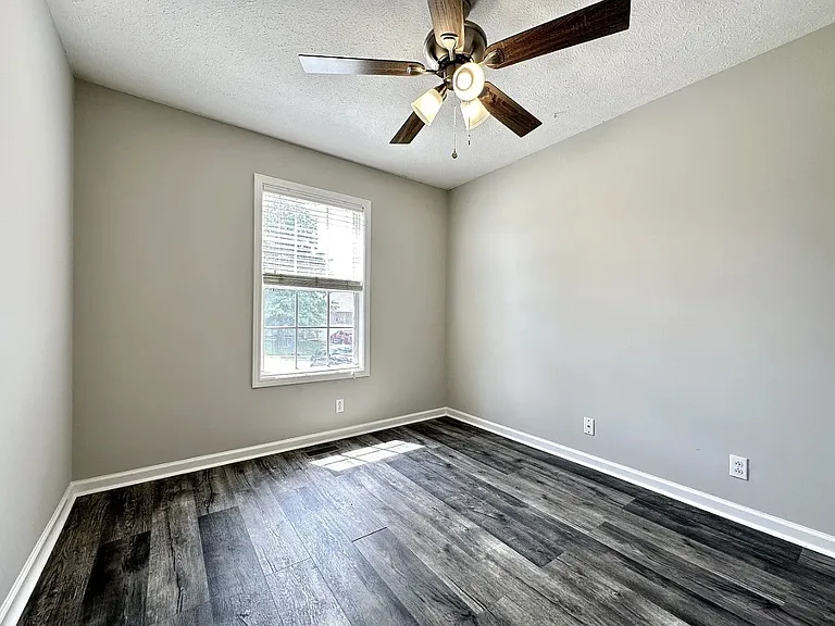 1641 Cedar Springs Cir — Photo 16