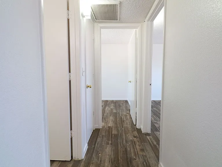 1620 N Beverly Ave #10 — Photo 11