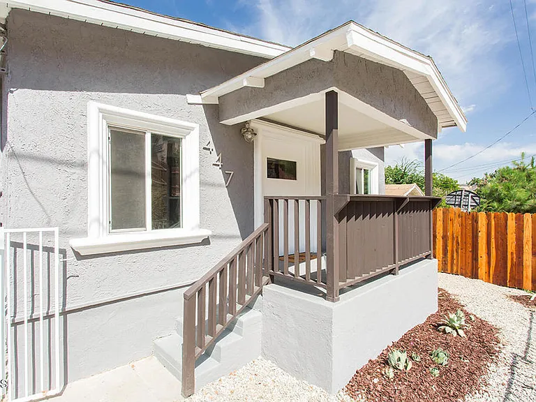 447 James St — Photo 4