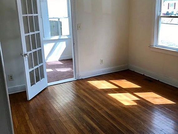 entrance to the sunroom