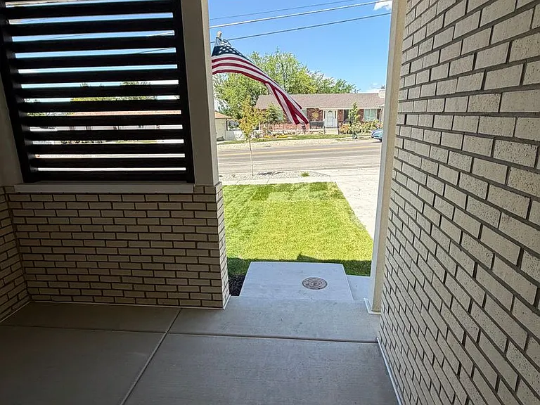 909 Bullion St — Photo 3