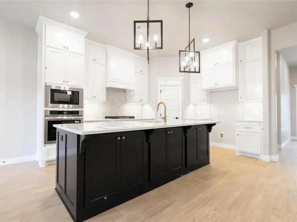 16012 Coneflower Dr, Edmond, OK 73013