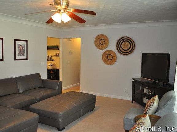 3rd image of 89 Cambridge Dr