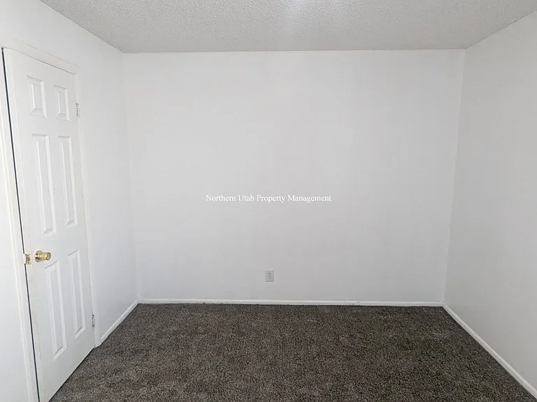 1052 Healy St — Photo 6