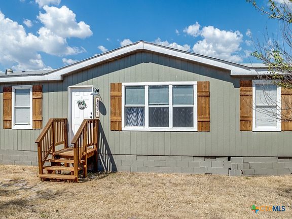 5th image of 1097 Mountain View Dr
