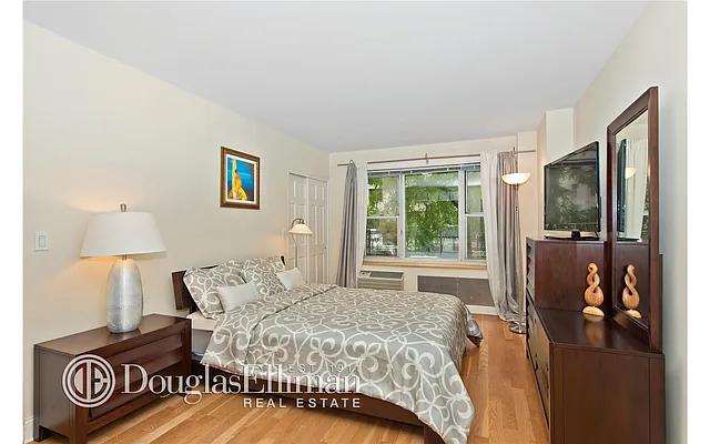 Sold by Douglas Elliman | media 10