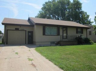 420 N Downing St, Fremont, NE 68025