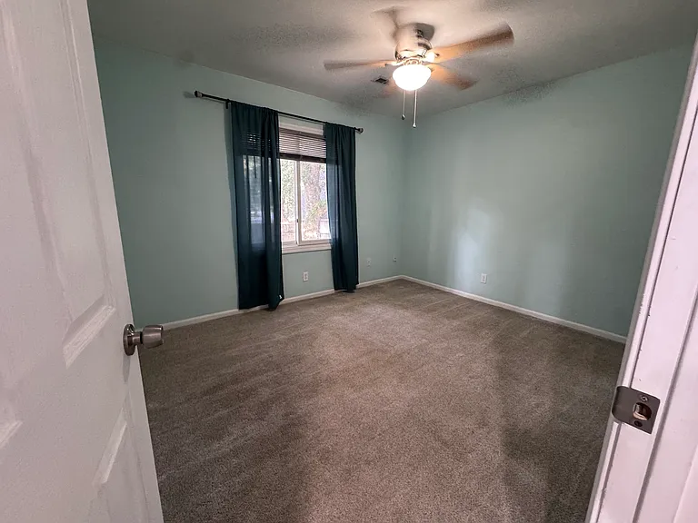 102 Weatherbark Cir — Photo 18