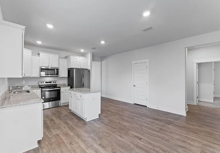 5857 Danbury Blvd — Photo 8