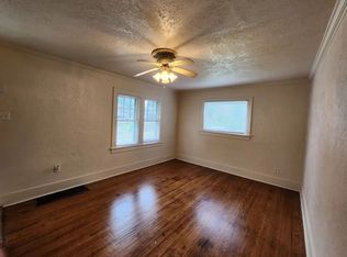 1650 N Maple Ave, Decatur, IL 62526