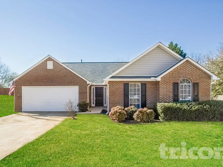 705 Claven Ct — Photo 1