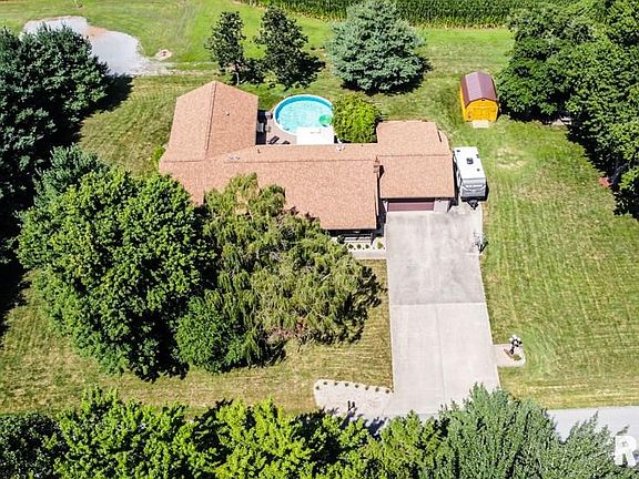 2nd image of 2209 Hillcrest St