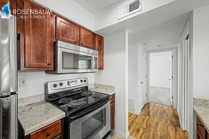 5135 N 10th St #15 — Photo 16