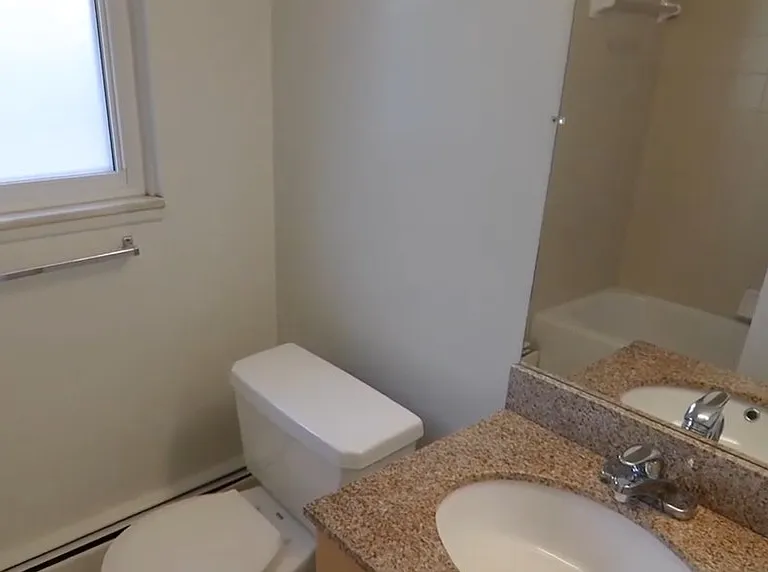 812 Goodale Ave — Photo 5