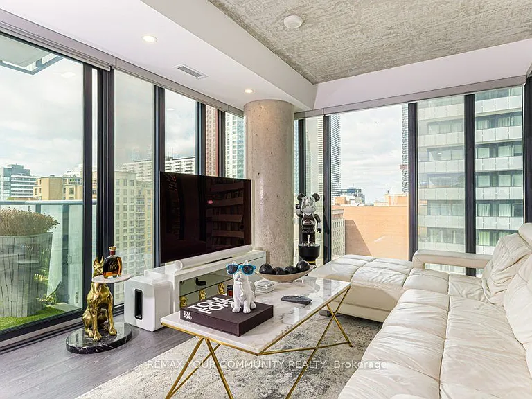 185 Roehampton Ave #1312 — Photo 8