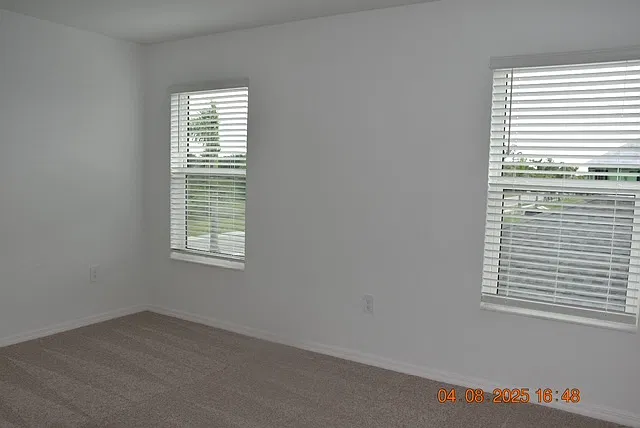3 bed, 2.5 bath, 1850 sqft, $3,200 — Photo 2