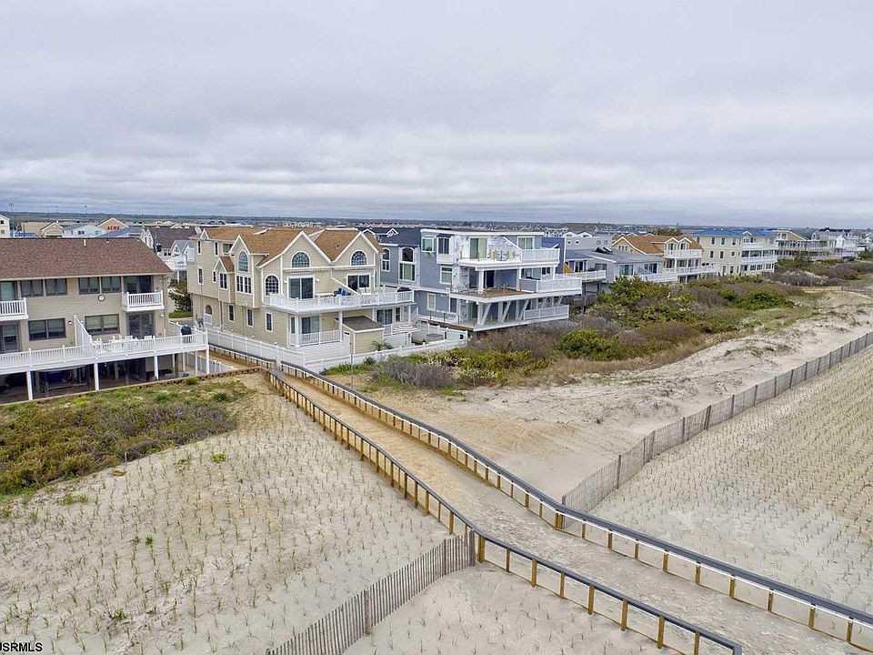 1st image of 6221 Pleasure Ave N #Sea
