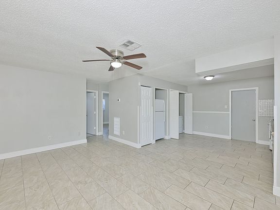 4th image of 15616 Avalon Ave #2