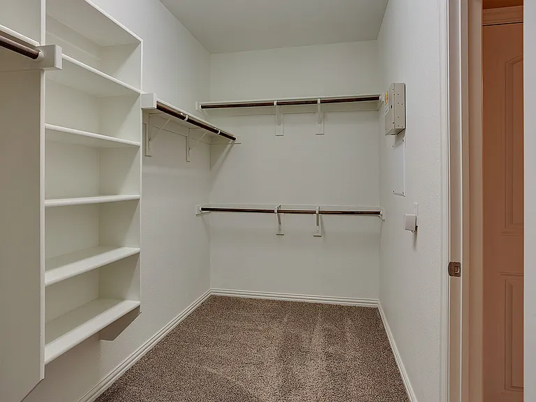 16613 Stillhouse Hollow Ct — Photo 33