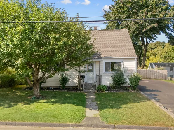 26 Hakim Street, Danbury, CT 06810