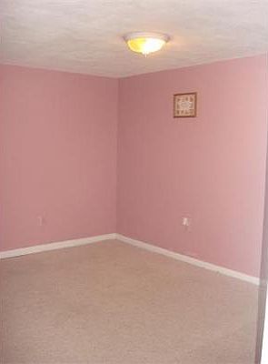 4th image of 215 Winter St APT 2Q