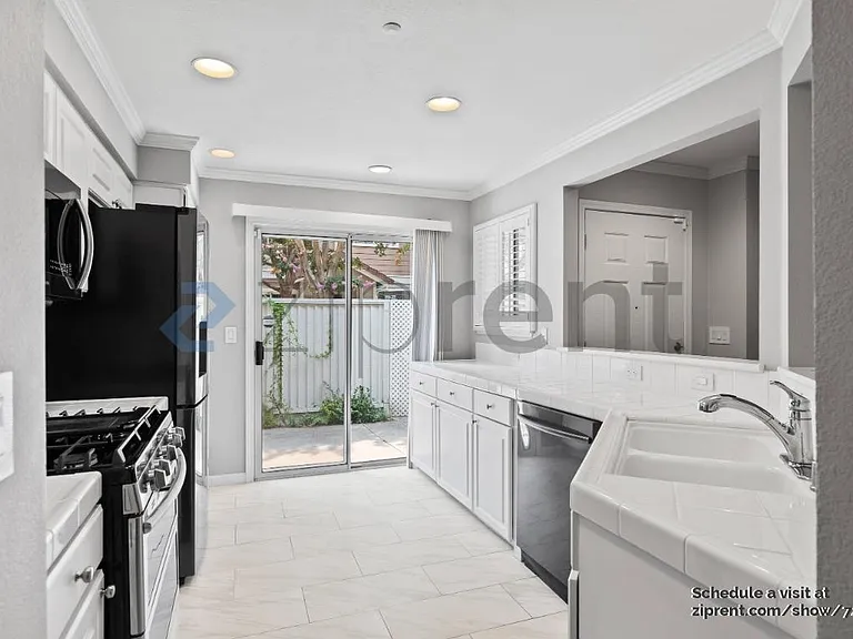 6320 Island Pine Way — Photo 10