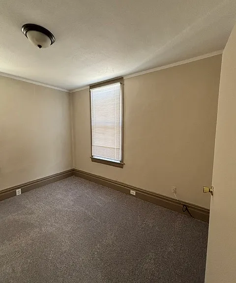 525 W Poplar St — Photo 11