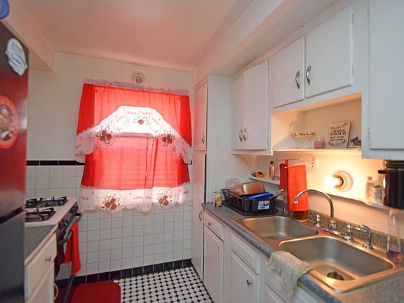 5th image of 1107 Elm Park Dr