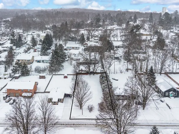 318 Palmer St, Tay, ON L0K 2C0