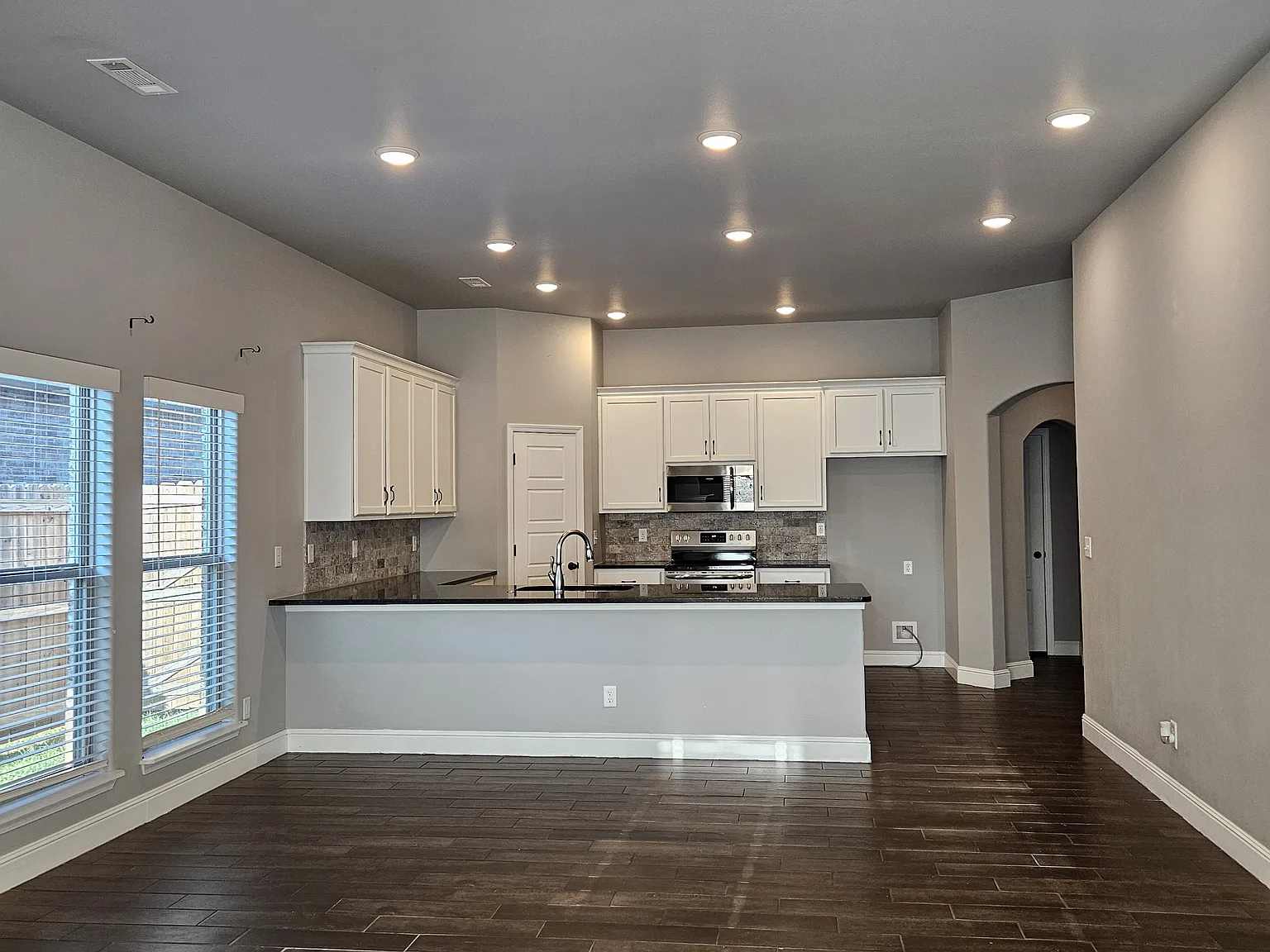 3 bed, 1799 sqft, $1,950 — Photo 4