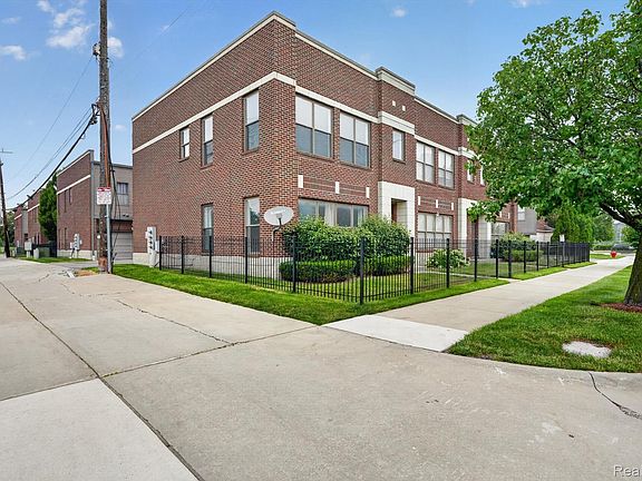 4th image of 22 Pallister St