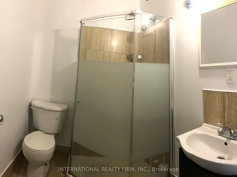 1272 Danforth Ave #MAIN — Photo 6