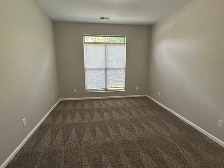 2741 Jacquelyn Ln — Photo 3