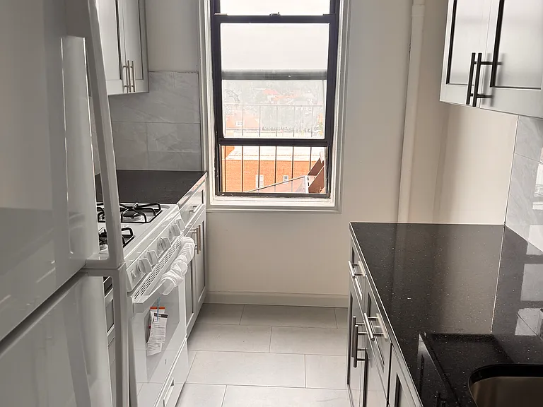 14943 35th Ave #6J — Photo 5